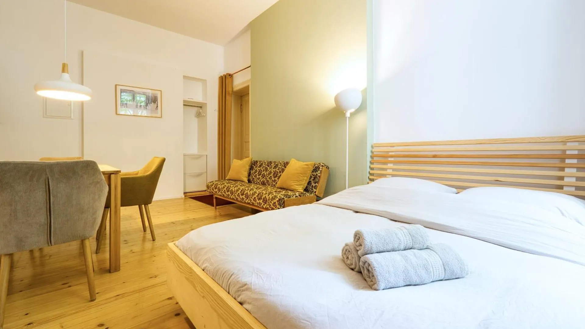 Gemuetliche 2-Zimmer-Wohnung Zentral Friedrichshain Berlin 0*,  Germany